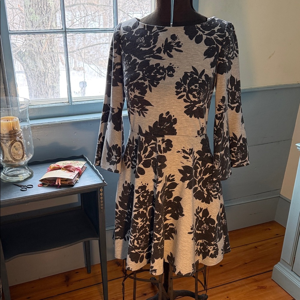 Vince Camuto Black Floral Fit-and-Flare Dress on Cream